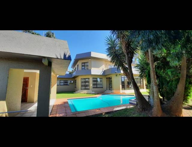 5 BEDROOM HOUSE FOR SALE IN HELIKONPARK